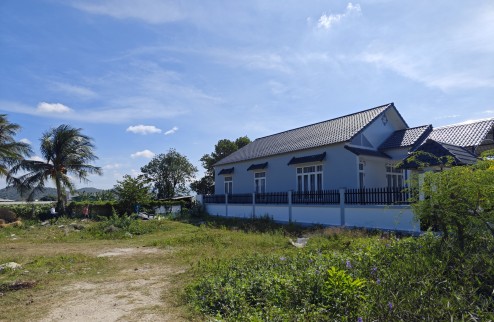 Chính chủ bán cặp đất biển thổ cư cạnh đường ven biển Bình Thuận